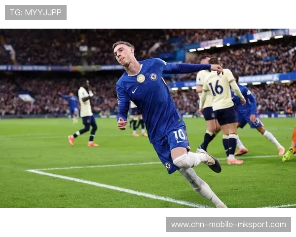 切尔西侧翼突破制造连续射门良机：边路艺术与终结力