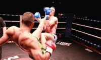 拳击项目裁判争议持续发酵，拳击比赛裁判打选手视频